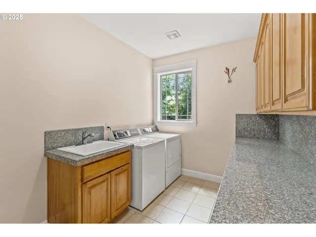 $1,199,997 | 12416 Northeast 39th Street, Vancouver, WA 98682