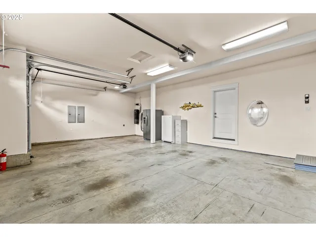 $1,199,997 | 12416 Northeast 39th Street, Vancouver, WA 98682