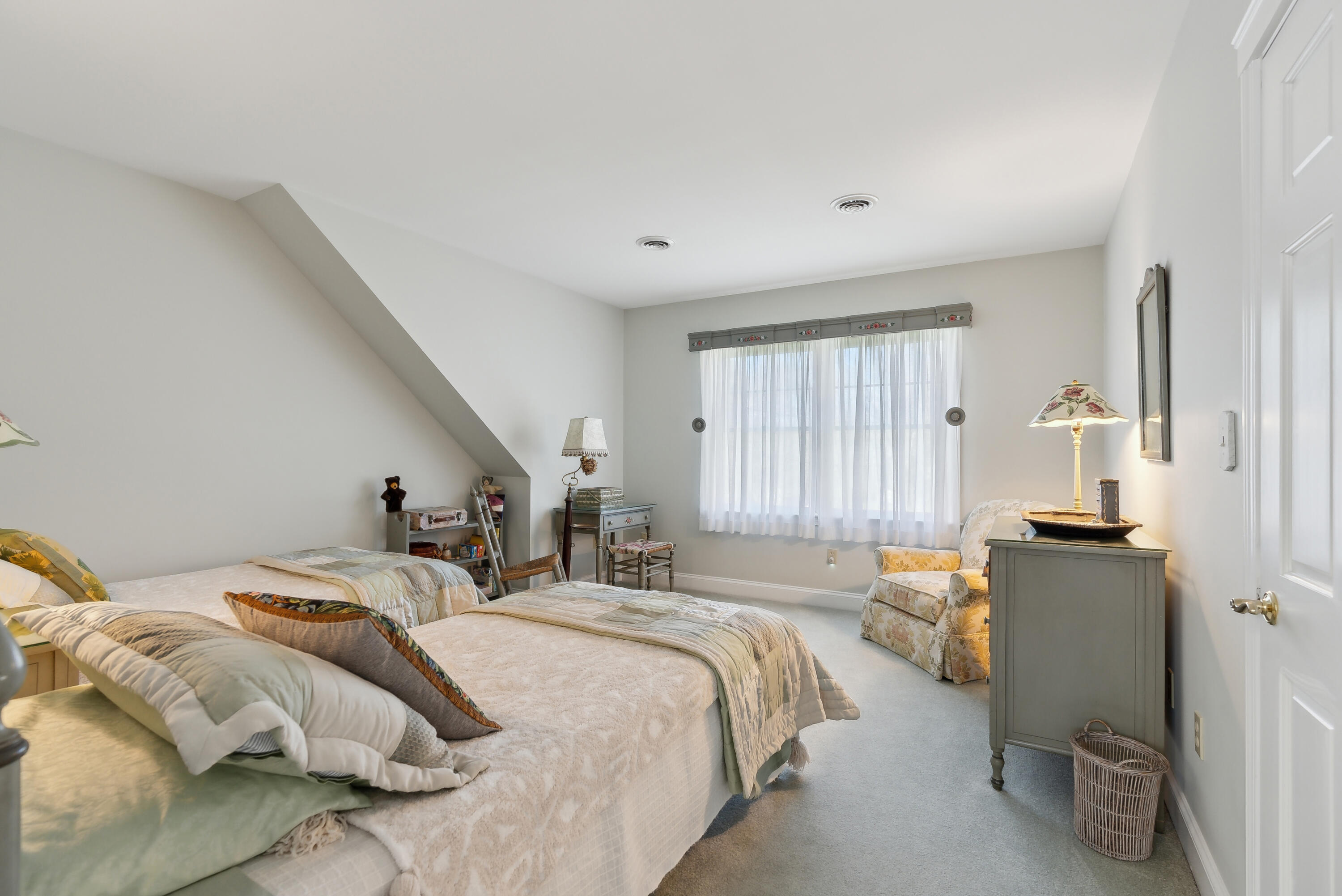 59 Beach Avenue Kennebunk, ME 04043 - Photo 57 of 78 2nd bedroom