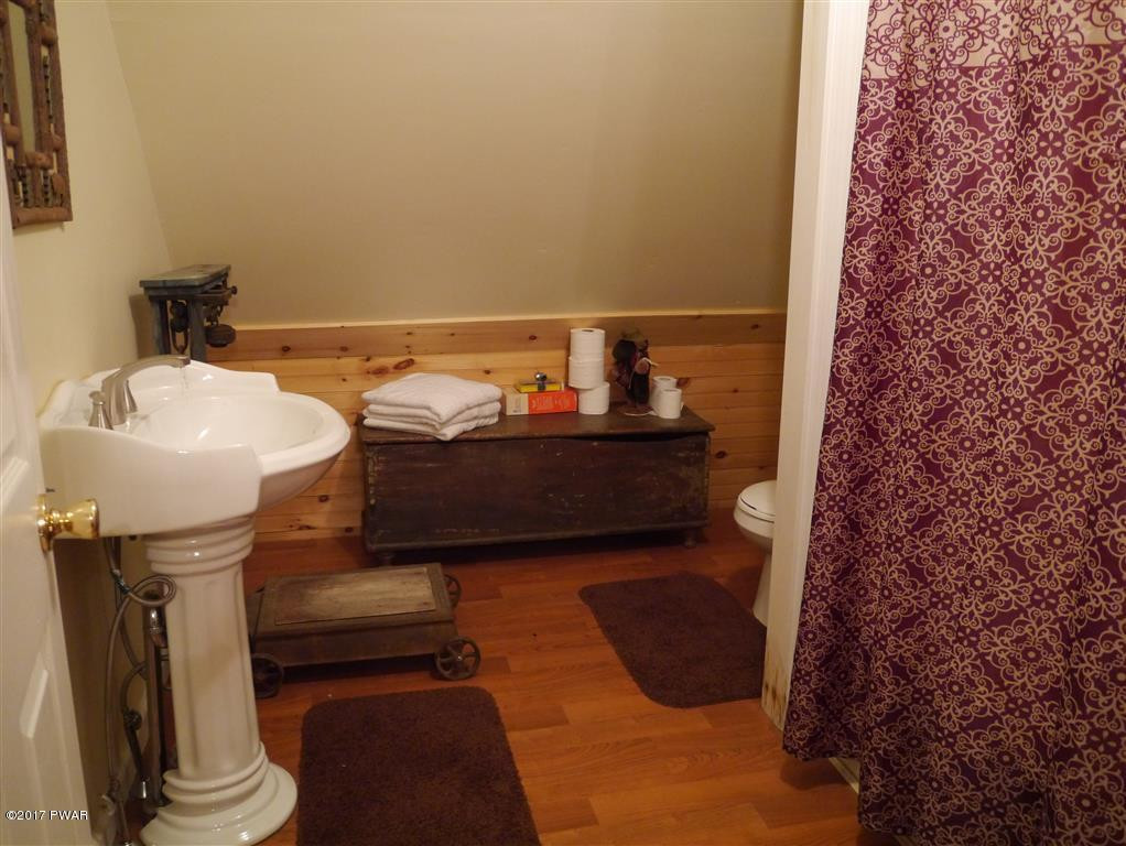 239 Stockport Road Lake Como, PA 18437 - Photo 19 of 32 Master Bath