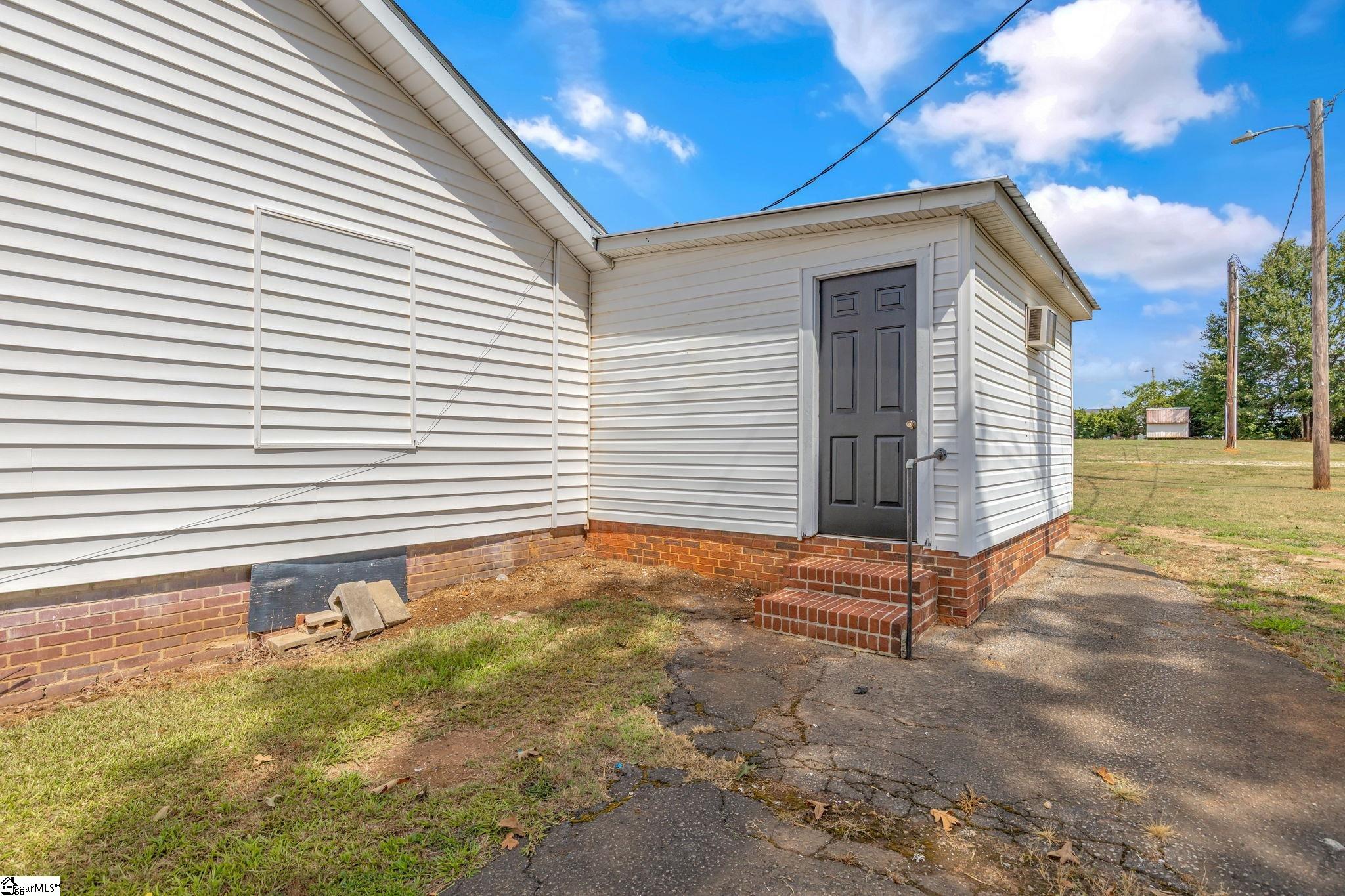 1896 Whitehall Road Anderson, SC 29625 - Photo 26 of 36