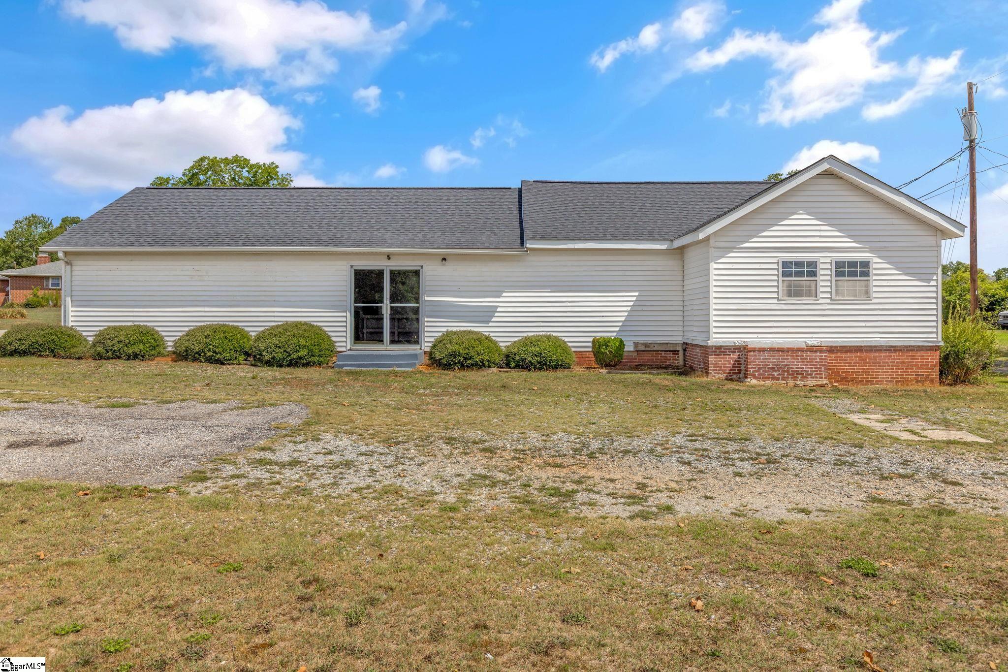 1896 Whitehall Road Anderson, SC 29625 - Photo 4 of 36
