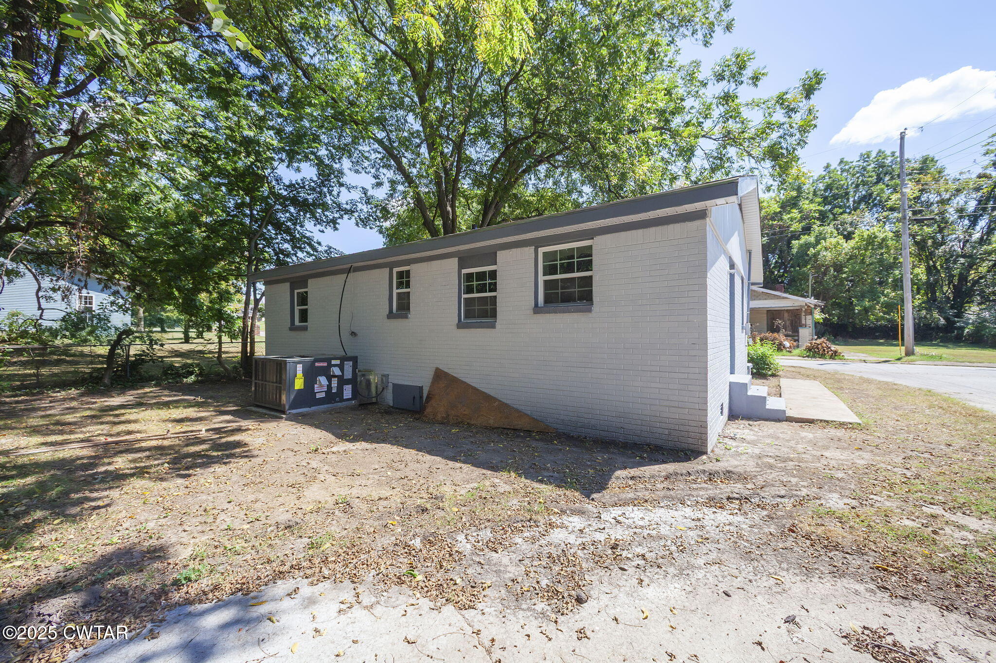 115 Neff Street Jackson, TN 38301 - Photo 6 of 23 a view of a house with a yard