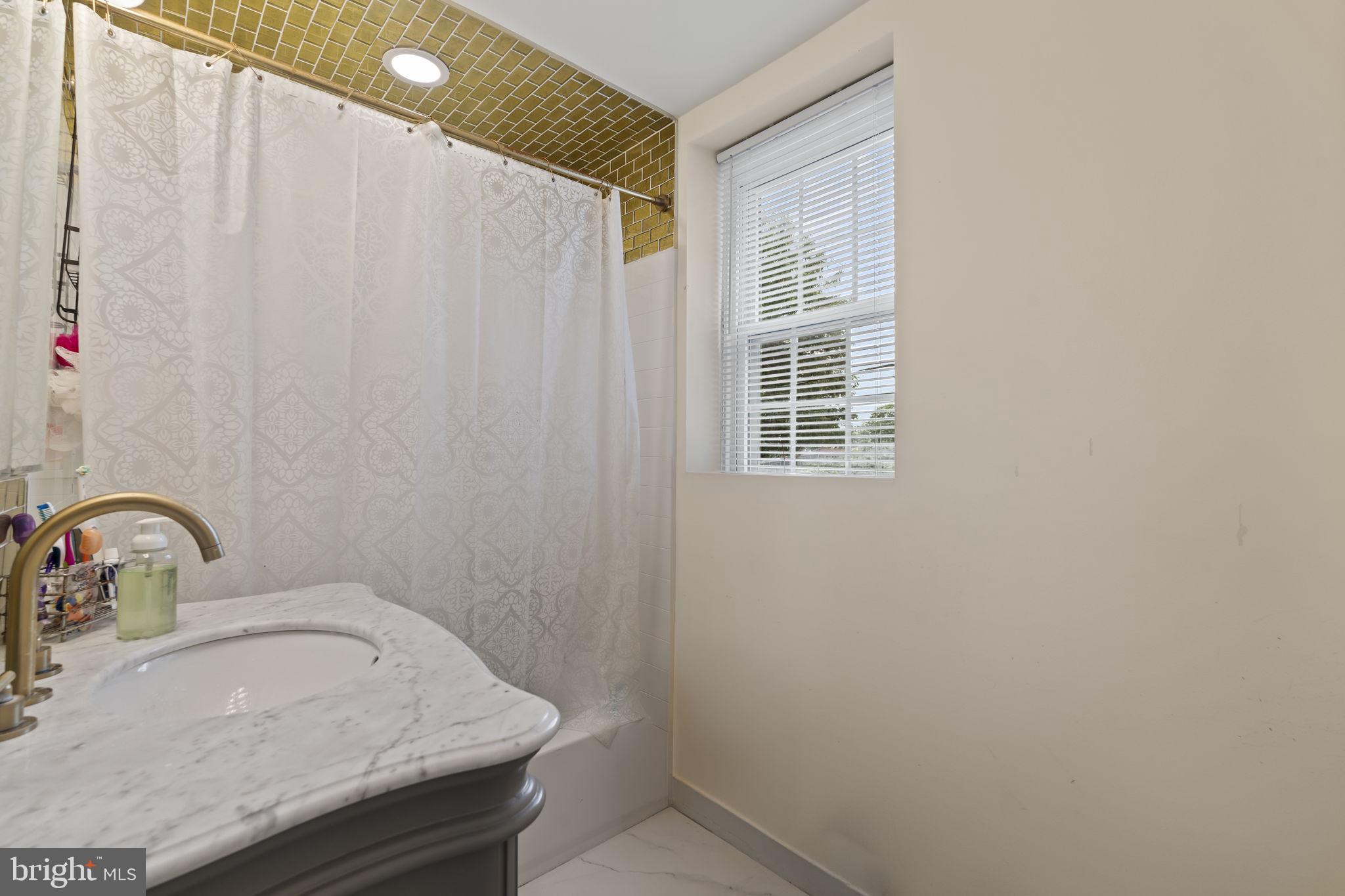 124 Kingston Road Cheltenham, PA 19012 - Photo 16 of 32 Gallery Image 16
