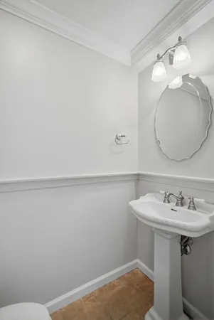$2,400 | 1155 Dickinson Street, Unit 1155, Springfield, MA 01108