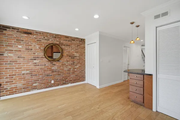 $2,400 | 1155 Dickinson Street, Unit 1155, Springfield, MA 01108