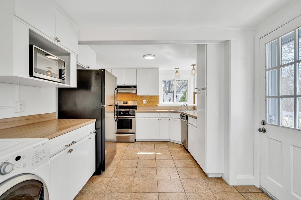 14 Nickerson Road Bedford, MA 01730 - Photo 12 of 19 Gallery Image 12