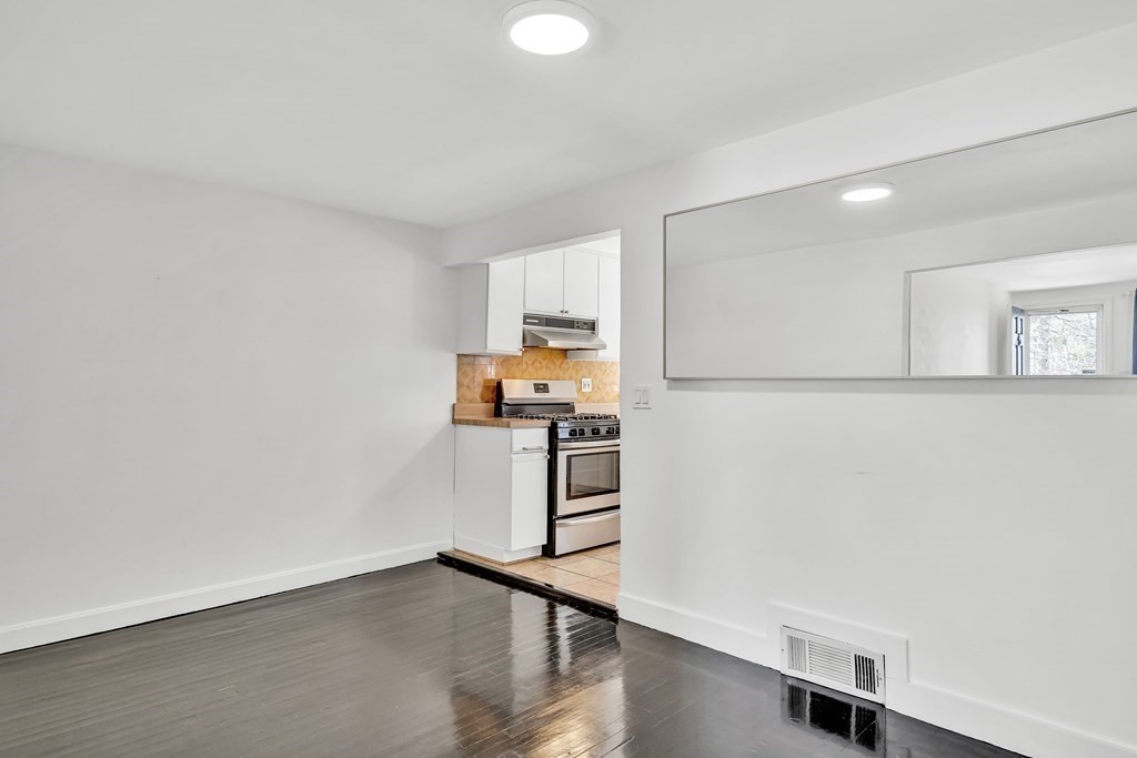 14 Nickerson Road Bedford, MA 01730 - Photo 7 of 19 Gallery Image 7