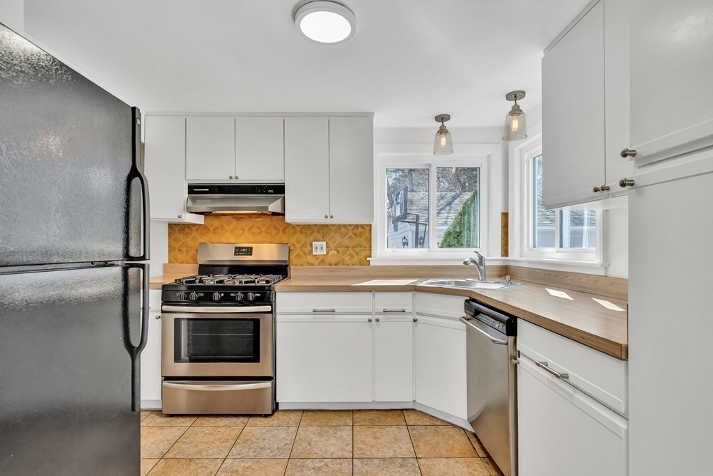 14 Nickerson Road Bedford, MA 01730 - Photo 10 of 19 Gallery Image 10