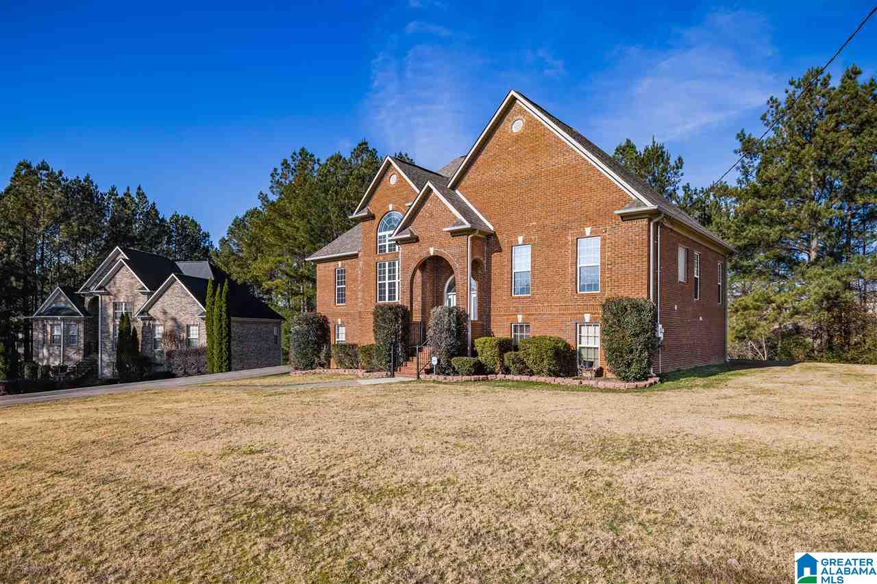 80 Clubhouse Circle Odenville, AL 35120 - Photo 2 of 47