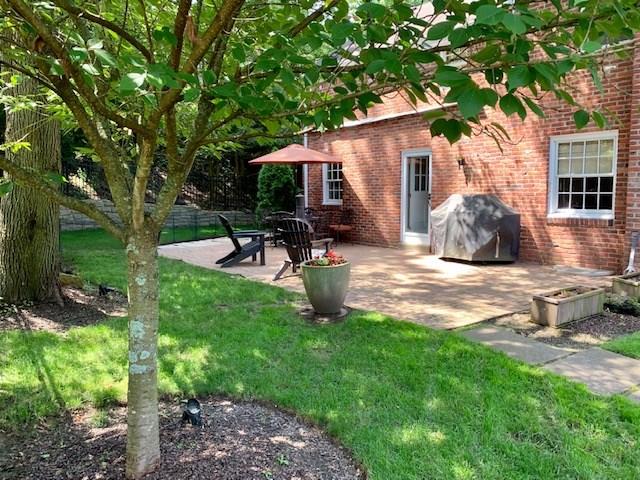 418 Manordale Road Pittsburgh, PA 15241 - Photo 3 of 25 Gallery Image 3