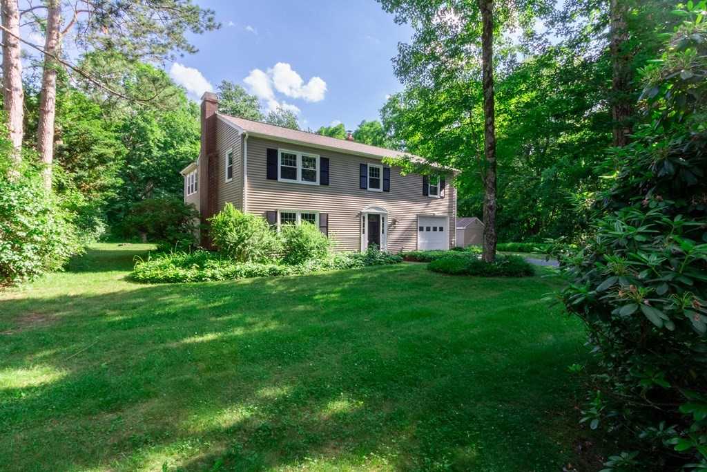 15 Colonial Road Medway, MA 02053 - Photo 32 of 39