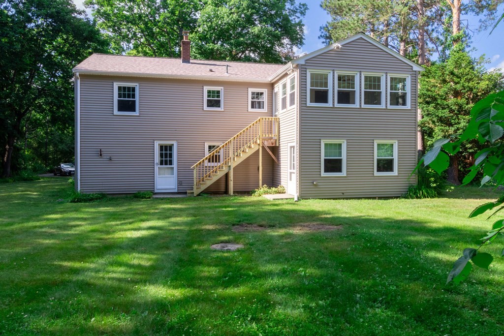 15 Colonial Road Medway, MA 02053 - Photo 33 of 39