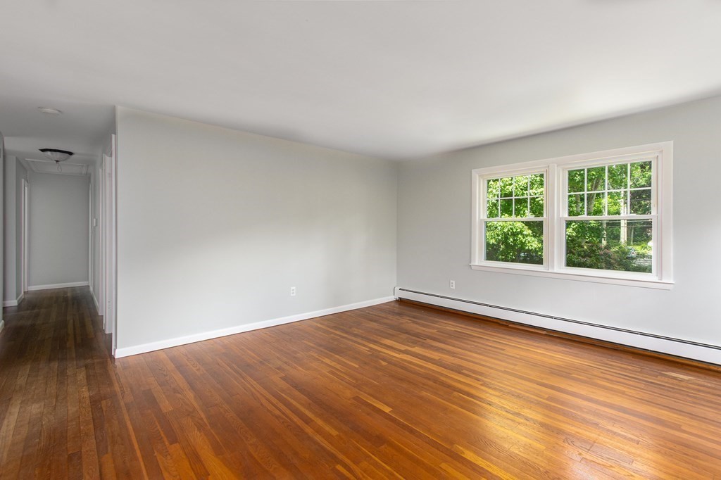 15 Colonial Road Medway, MA 02053 - Photo 6 of 39