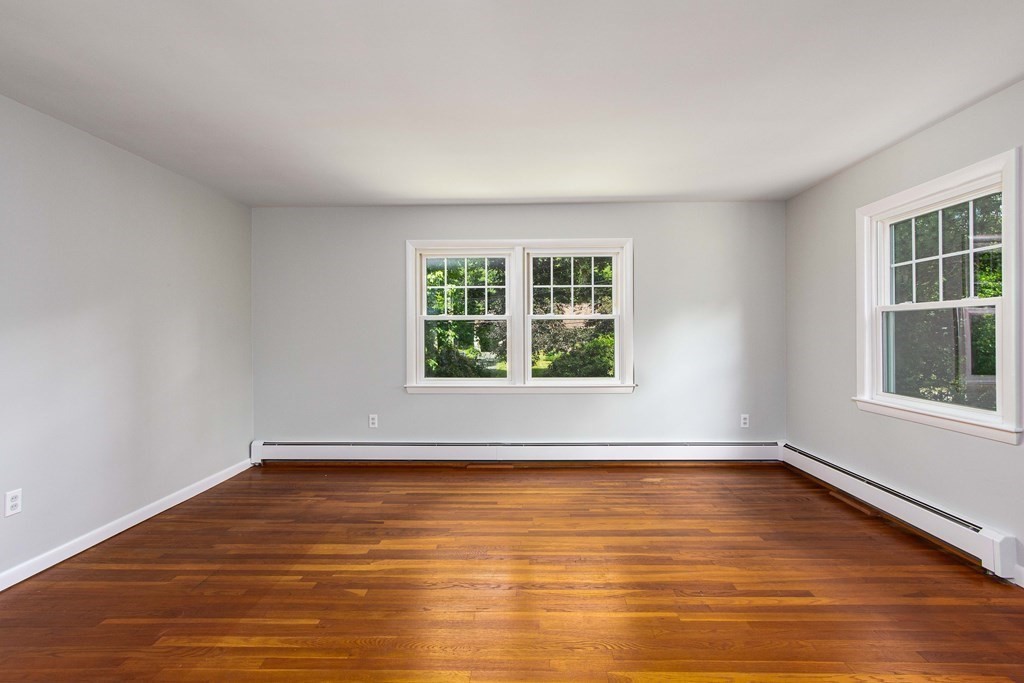 15 Colonial Road Medway, MA 02053 - Photo 7 of 39