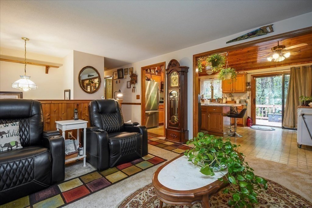 605 Ryan Road Northampton, MA 01062 - Photo 8 of 35
