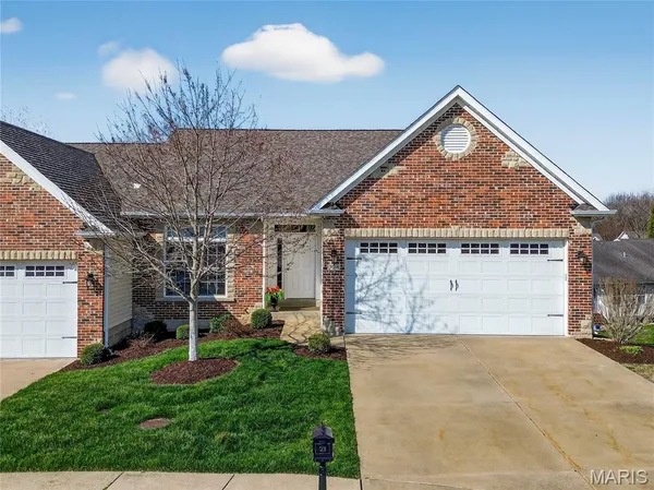 $399,900 | 304 Gullane Drive, St. Charles, MO 63301