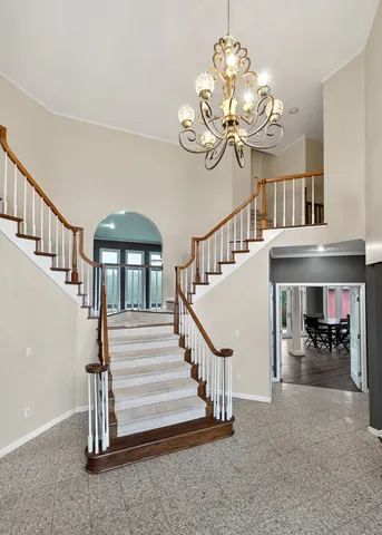 a view of entryway with a door