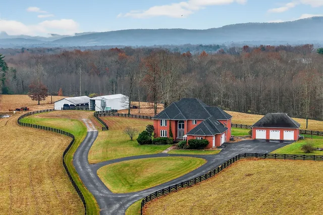 a view of a house with entertaining space