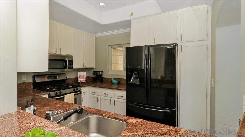 2689 Coventry Road Carlsbad, CA 92010 - Photo 9 of 25 Gallery Image 9