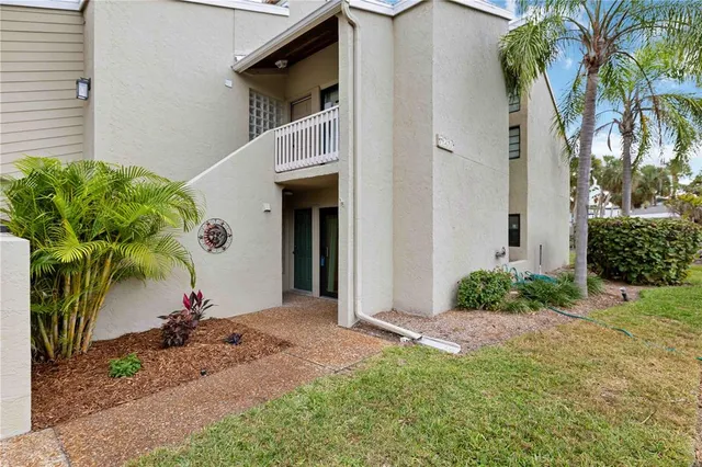 $629,000 | 5260 Gulf Of Mexico Drive, Unit 401, Longboat Key, FL 34228