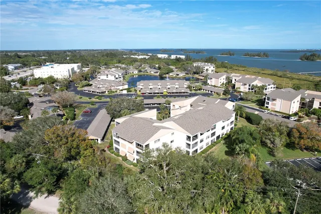 $164,900 | 6175 South Mirror Lake Drive, Unit 306, Sebastian, FL 32958