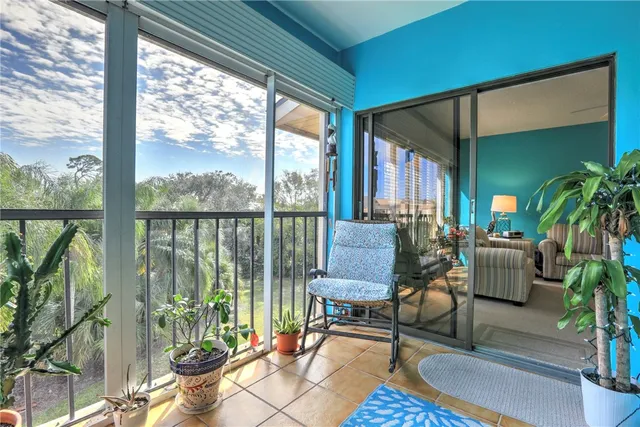 $164,900 | 6175 South Mirror Lake Drive, Unit 306, Sebastian, FL 32958