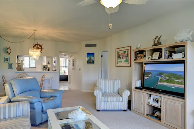 $164,900 | 6175 South Mirror Lake Drive, Unit 306, Sebastian, FL 32958