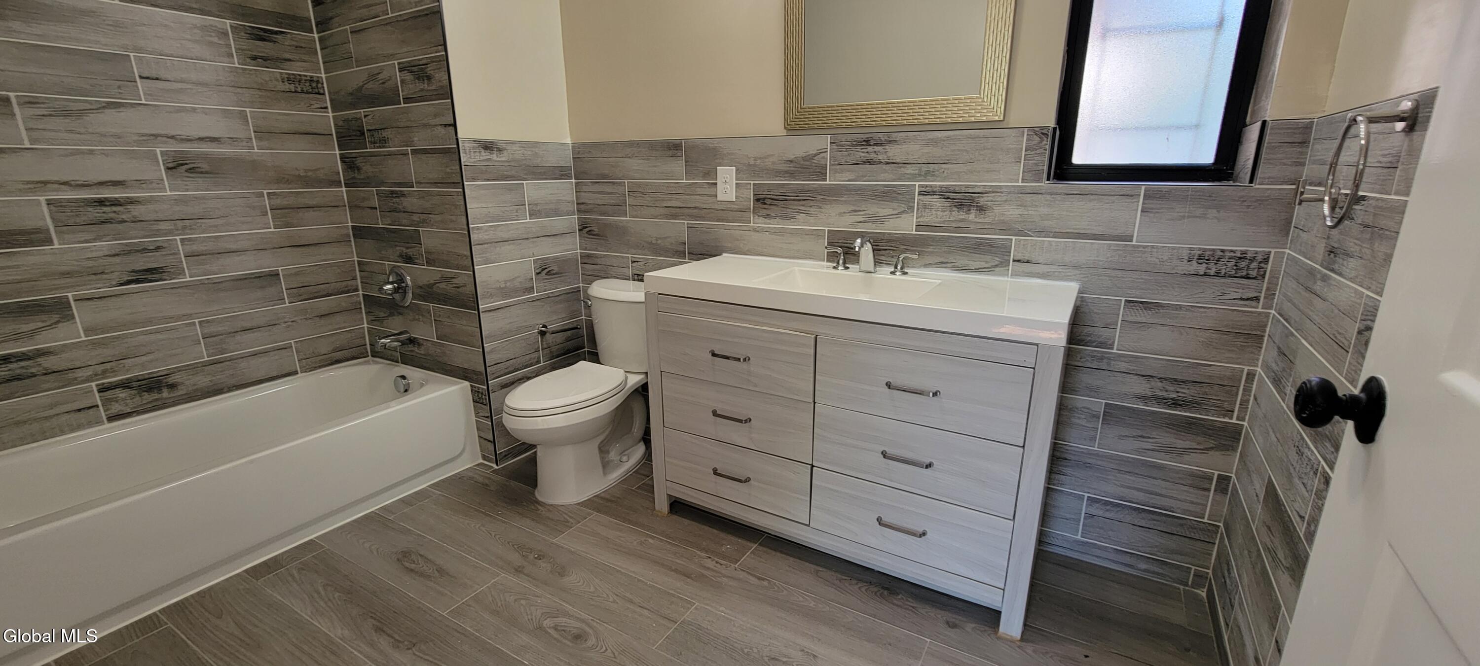 170 Washington Avenue, Unit 1B Albany, NY 12210 - Photo 12 of 12 20250810_140202