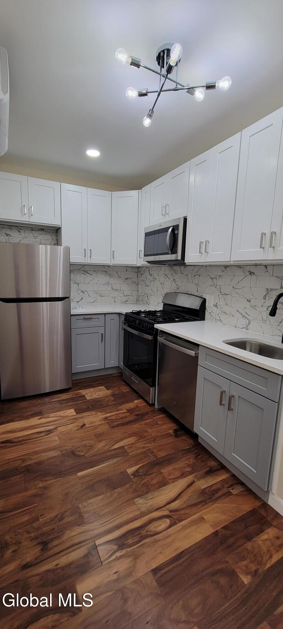 170 Washington Avenue, Unit 1B Albany, NY 12210 - Photo 2 of 12 20250810_135716