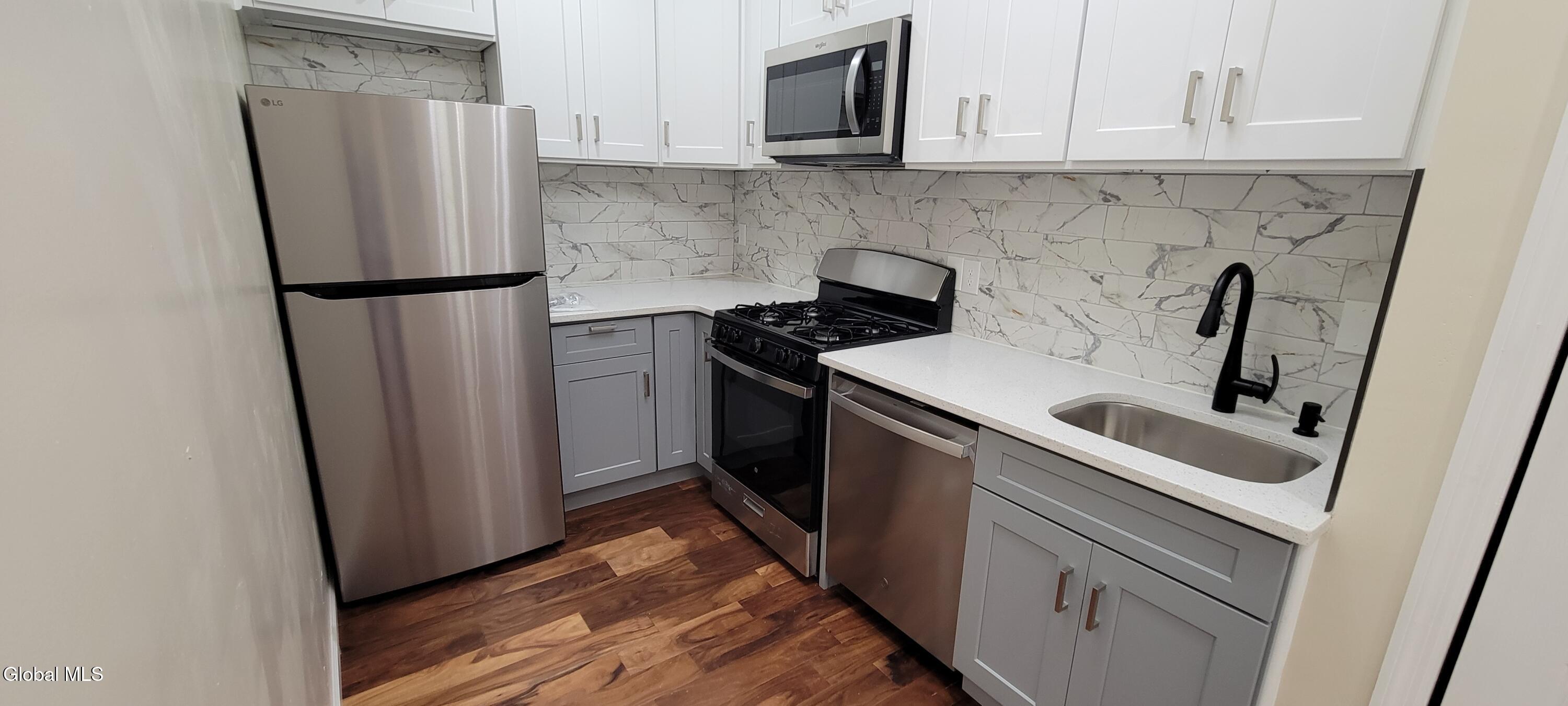 170 Washington Avenue, Unit 1B Albany, NY 12210 - Photo 3 of 12 20250810_135729