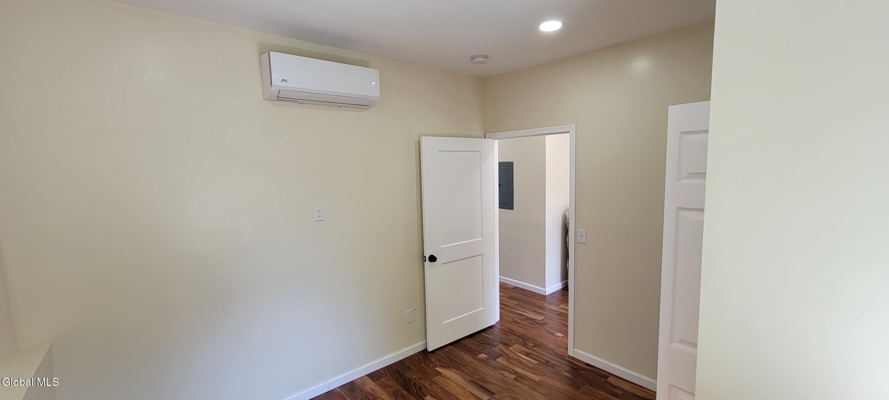 170 Washington Avenue, Unit 1B Albany, NY 12210 - Photo 6 of 12 20250810_135850