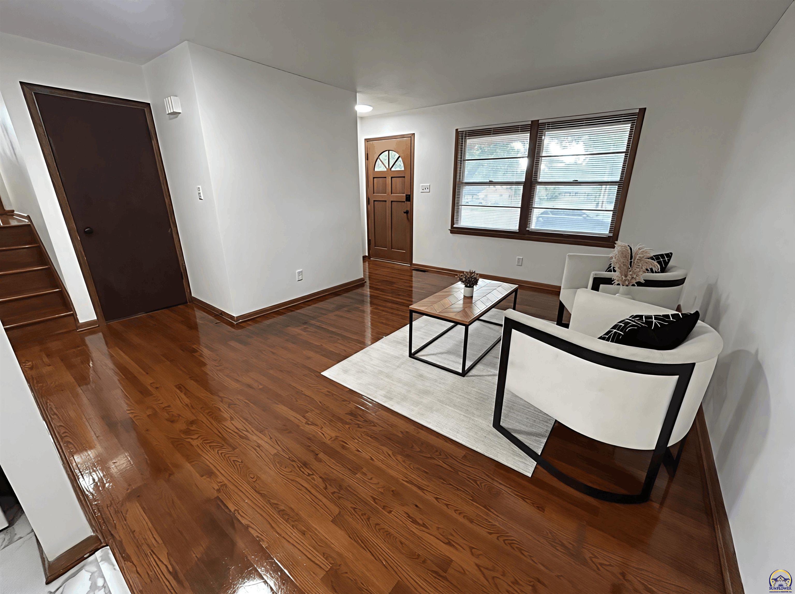 2562 Southwest Kent Street Topeka, KS 66614 - Photo 3 of 18