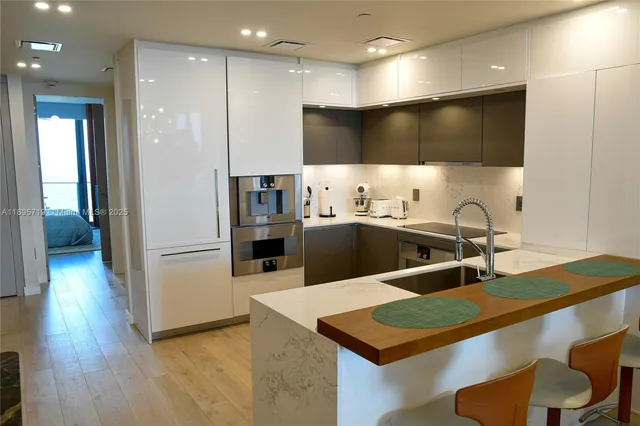 $22,500 | 15701 Collins Avenue, Unit 4403, Sunny Isles Beach, FL 33160