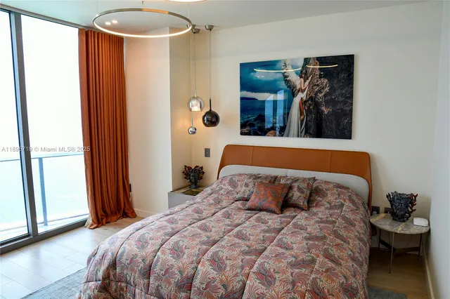 $22,500 | 15701 Collins Avenue, Unit 4403, Sunny Isles Beach, FL 33160