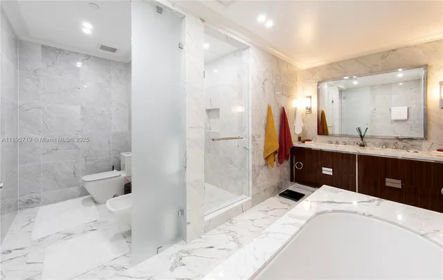 $22,500 | 15701 Collins Avenue, Unit 4403, Sunny Isles Beach, FL 33160