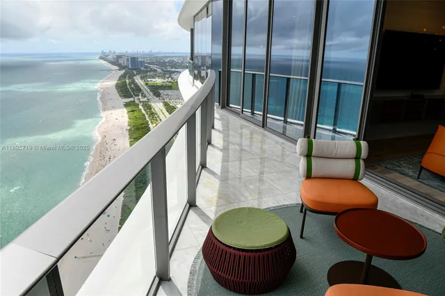 $22,500 | 15701 Collins Avenue, Unit 4403, Sunny Isles Beach, FL 33160