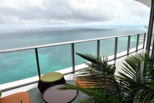 $22,500 | 15701 Collins Avenue, Unit 4403, Sunny Isles Beach, FL 33160