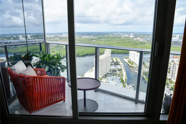 $22,500 | 15701 Collins Avenue, Unit 4403, Sunny Isles Beach, FL 33160