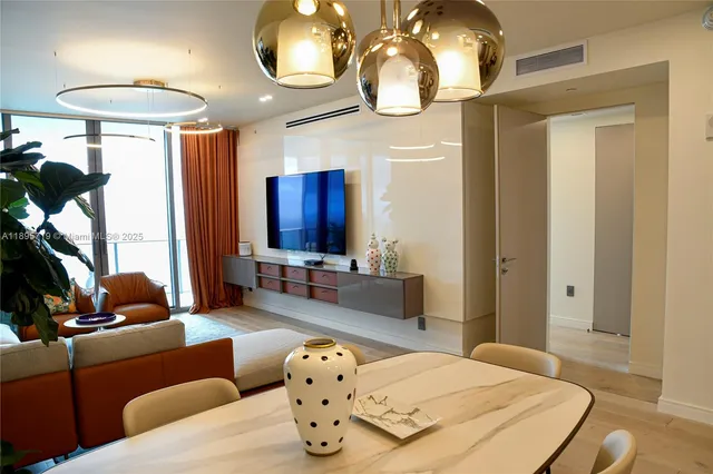 $22,500 | 15701 Collins Avenue, Unit 4403, Sunny Isles Beach, FL 33160