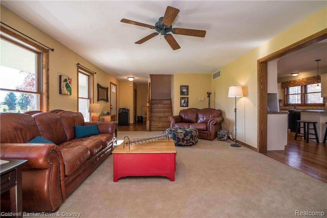 7546 Schrepfer Road Howell, MI 48855 - Photo 5 of 52 AUG_4077.jpg