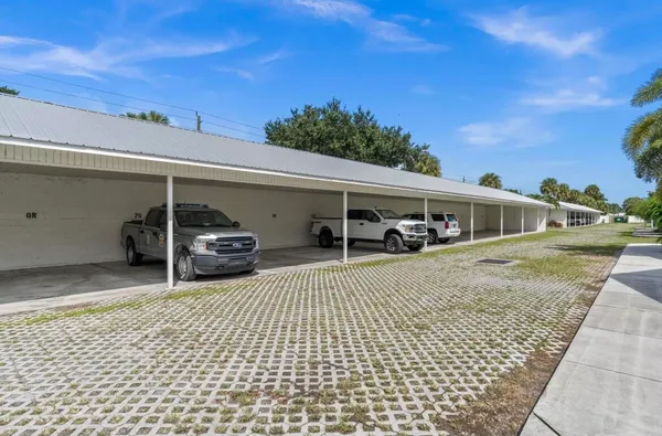 $2,400 | 4334 Highway 441, Unit 20, Okeechobee, FL 34974