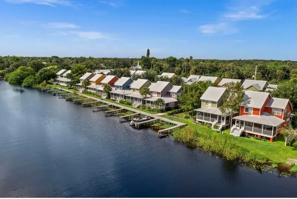 $2,400 | 4334 Highway 441, Unit 20, Okeechobee, FL 34974