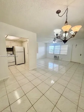 $1,450 | 202 Mansfield East, Unit E, Boca Raton, FL 33434
