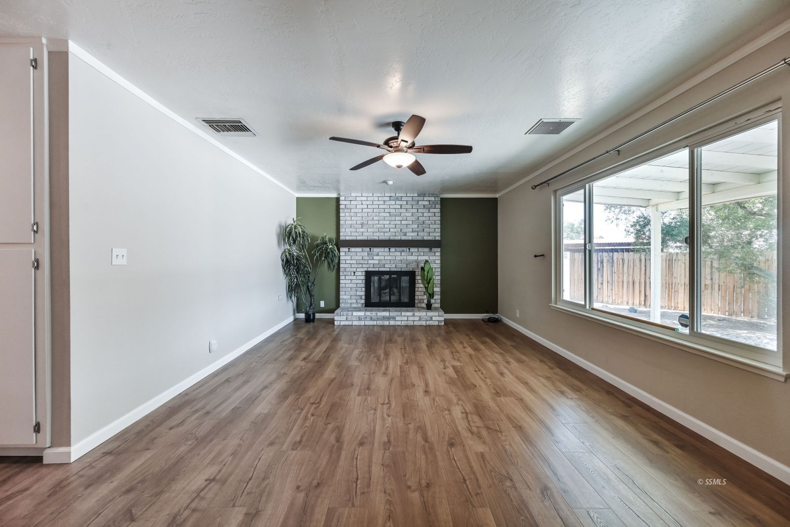 332 Iowa Court Ridgecrest, CA 93555 - Photo 11 of 34