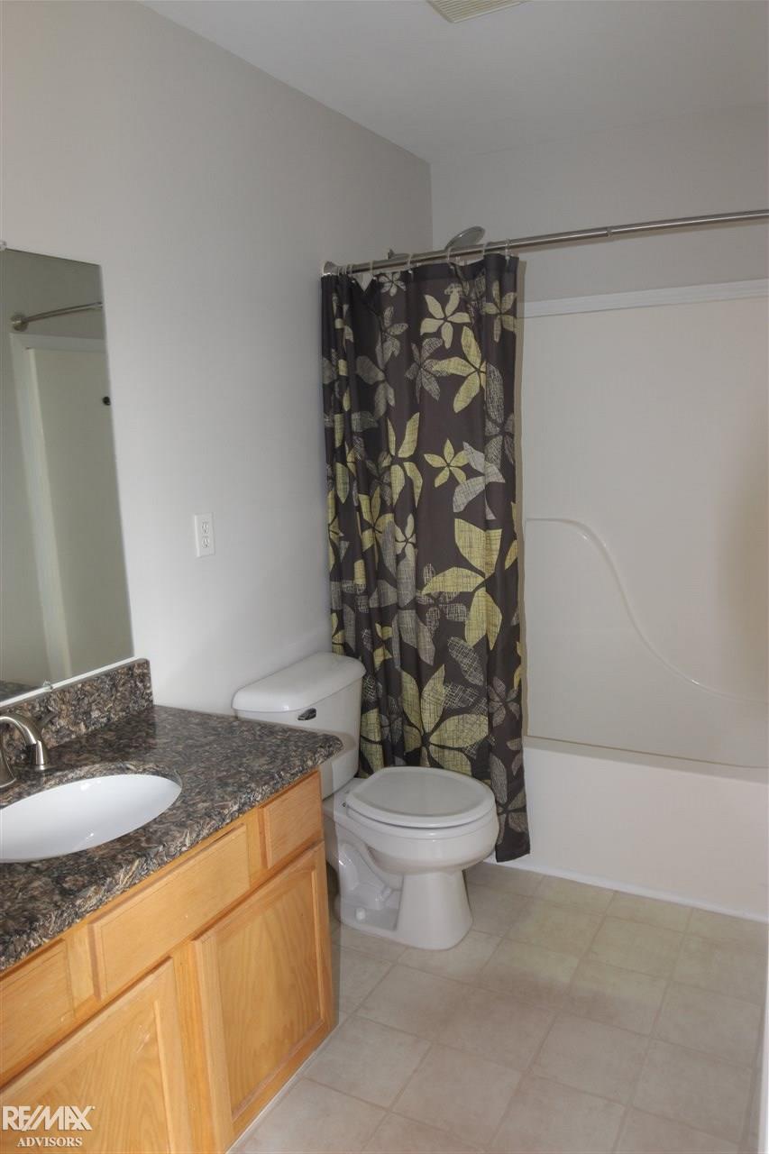 51976 Rivard Road New Baltimore, MI 48047 - Photo 18 of 30 50029784-17.JPG