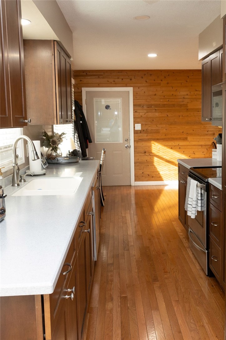 114 Mapleleaf Drive Catlin, IL 61817 - Photo 8 of 33 Kitchen 5