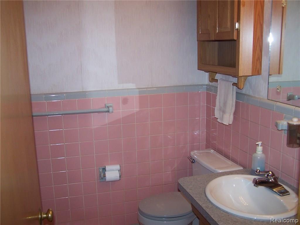 28368 Farmington Road Farmington Hills, MI 48334 - Photo 10 of 20