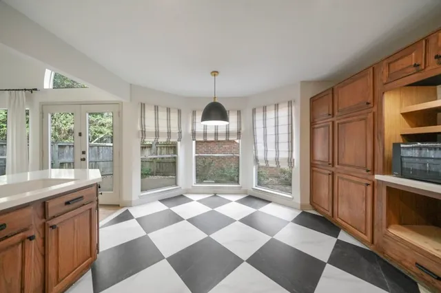 $3,200 | 31 Silver Canyon Place, The Woodlands, TX 77381