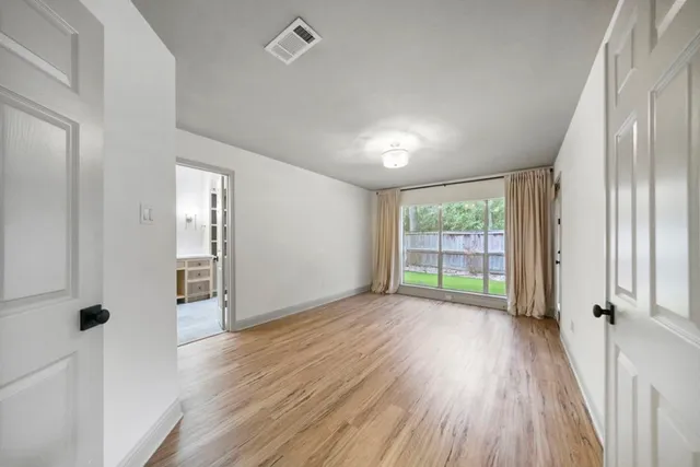 $3,200 | 31 Silver Canyon Place, The Woodlands, TX 77381